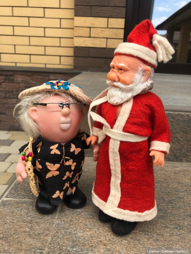 Деды Морозы, лето, Мио и Эдуардовна