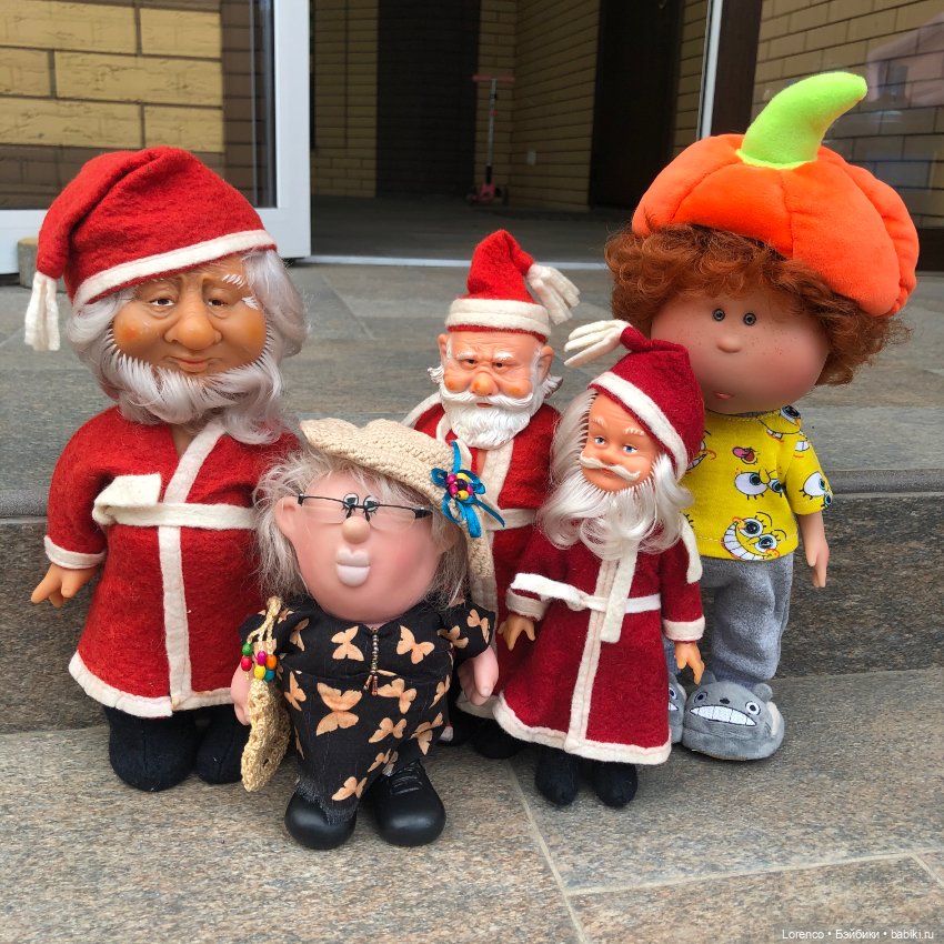 Деды Морозы, лето, Мио и Эдуардовна