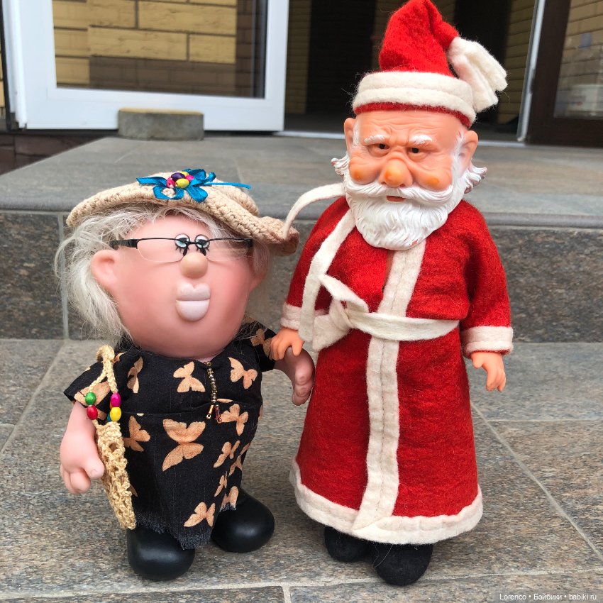 Деды Морозы, лето, Мио и Эдуардовна