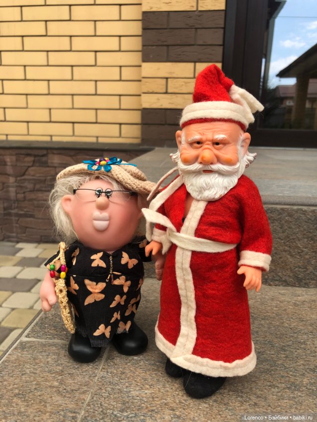 Деды Морозы, лето, Мио и Эдуардовна