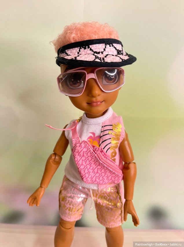Первый мальчишка в коллекции Rainbow high (фото 5)