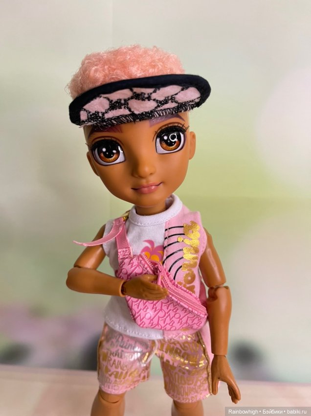 Первый мальчишка в коллекции Rainbow high (фото 4)