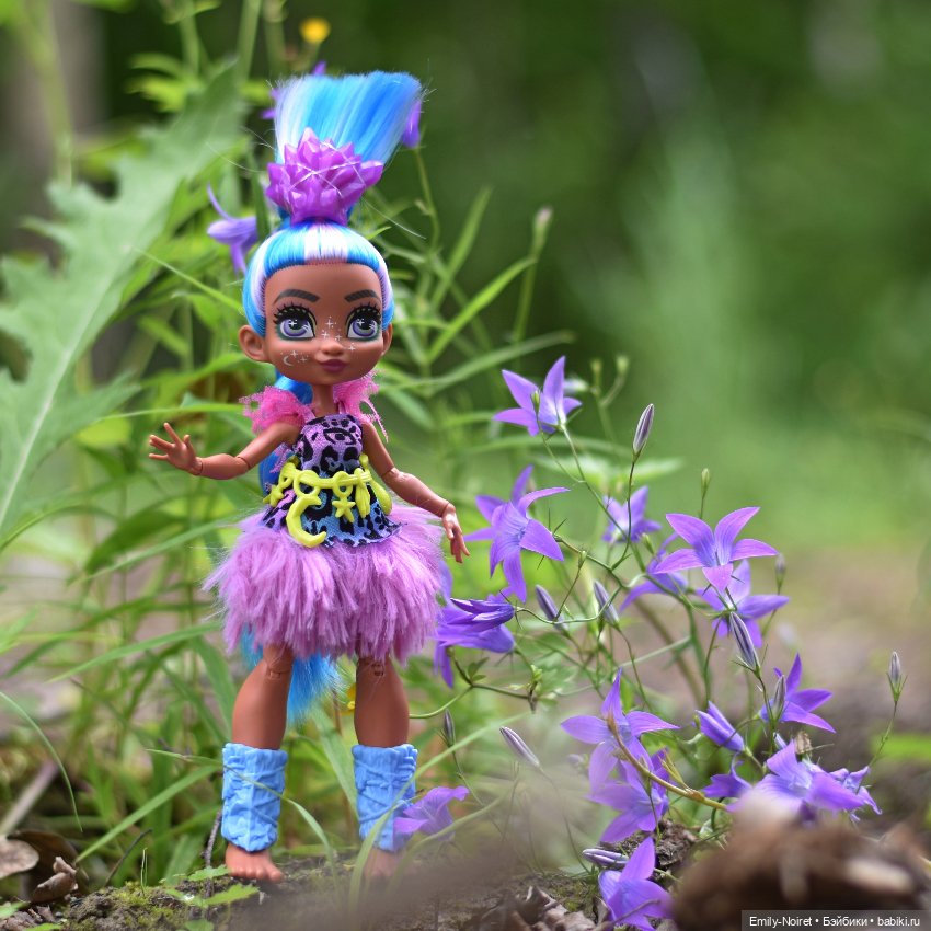 Пещерная малышка вышла погулять