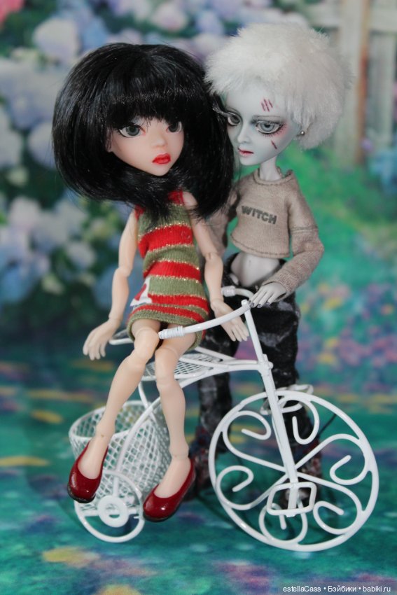 Лето! Амигаты осваивают велосипед...)))