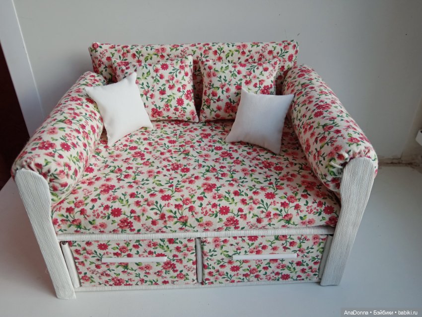 Диванчик для чтения — Кукольная мебель своими руками: МК