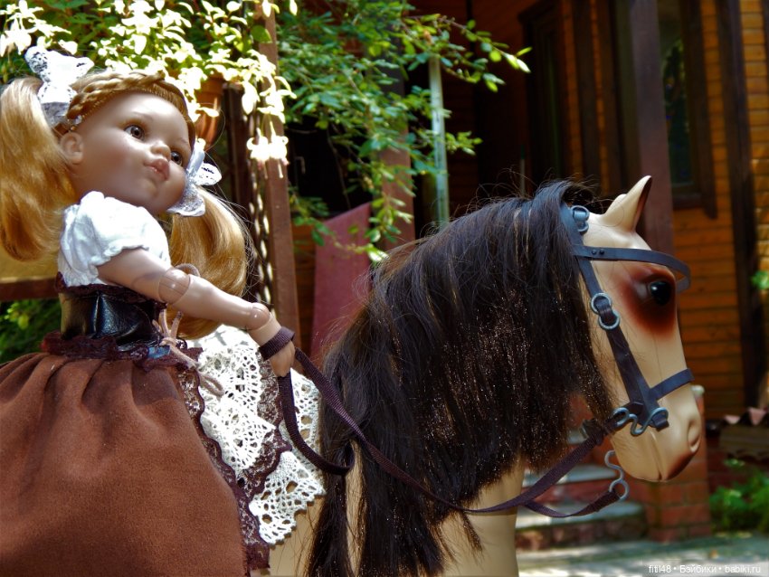 Мы идем по полю с конем — Куклы Paola Reina (Паола Рейна): новинки (фото 4)