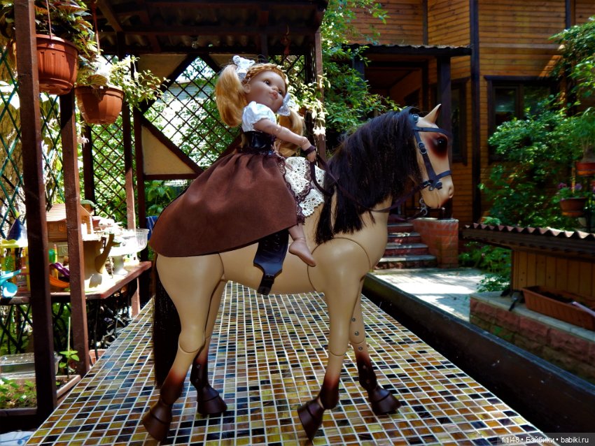 Мы идем по полю с конем — Куклы Paola Reina (Паола Рейна): новинки (фото 5)