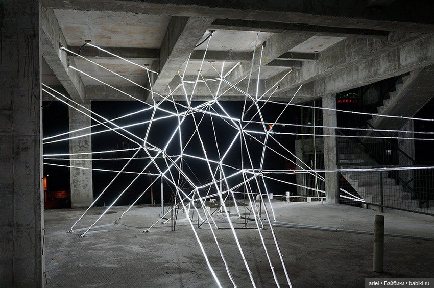 Масштабная световая инсталляция «Звезда» от Чжун Хао Онга (Jun Hao Ong) (фото 4)