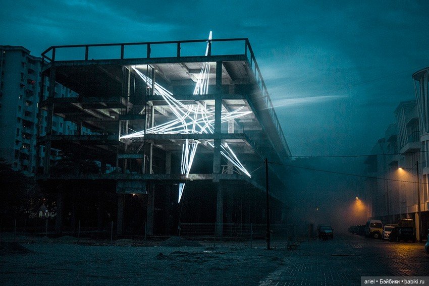 Масштабная световая инсталляция «Звезда» от Чжун Хао Онга (Jun Hao Ong)