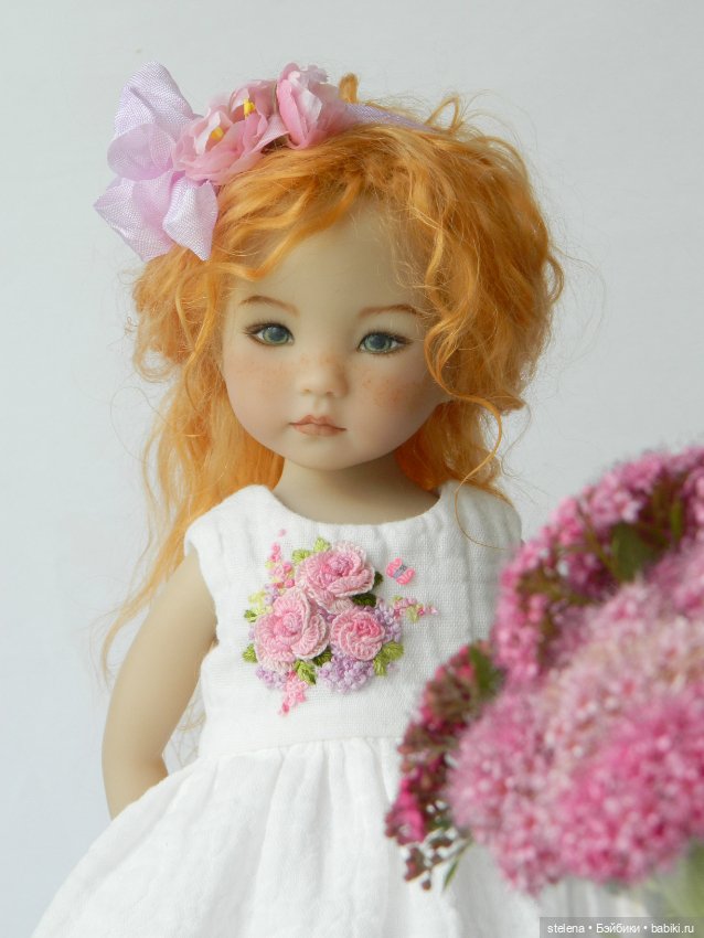 Повандальничала....в аллее