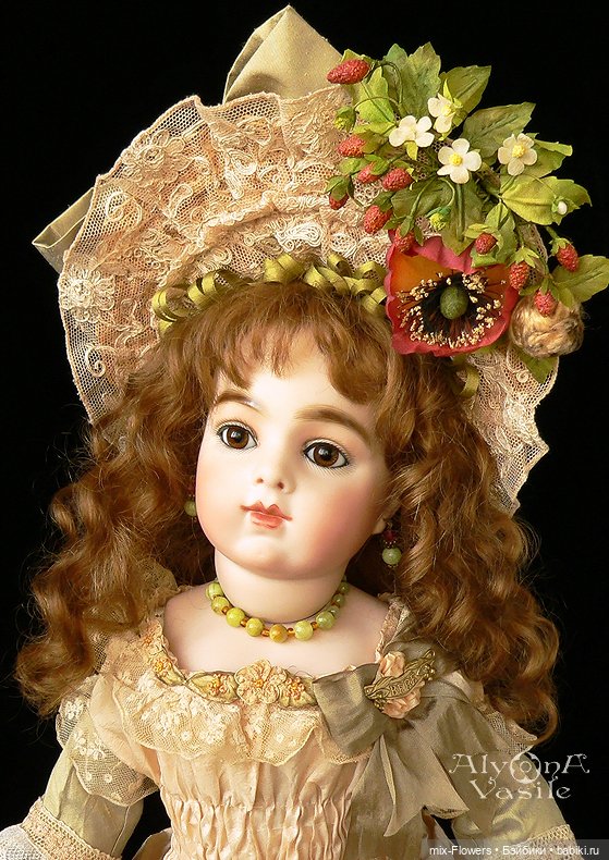 Цветочные аксессуары для Антикварных кукол