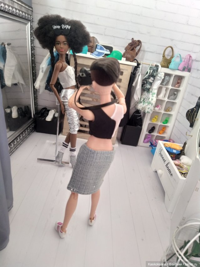 Город N: серебристый день в магазинчике Looks
