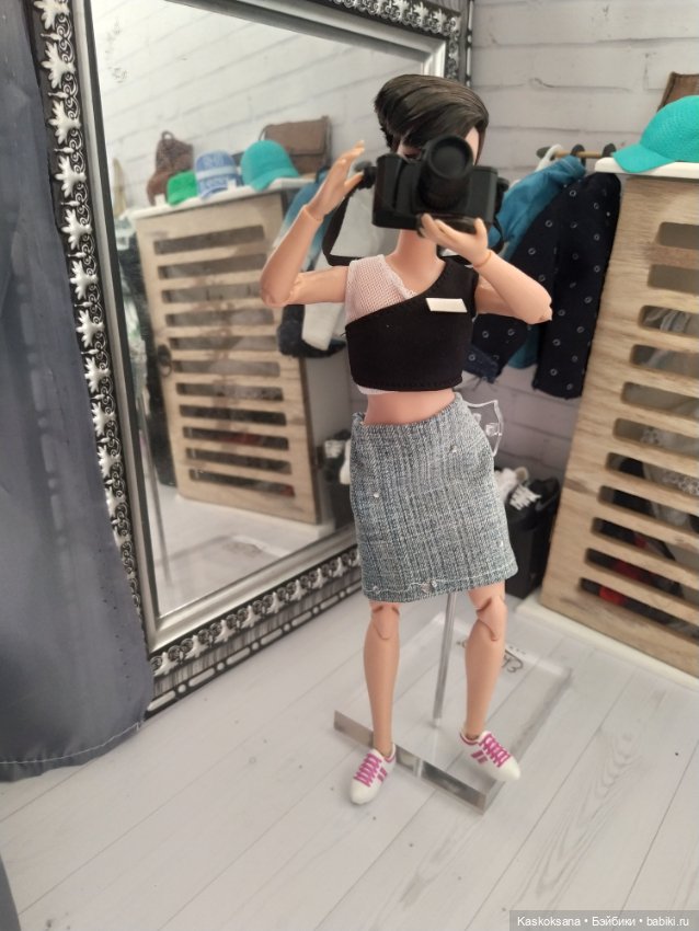 Город N: серебристый день в магазинчике Looks