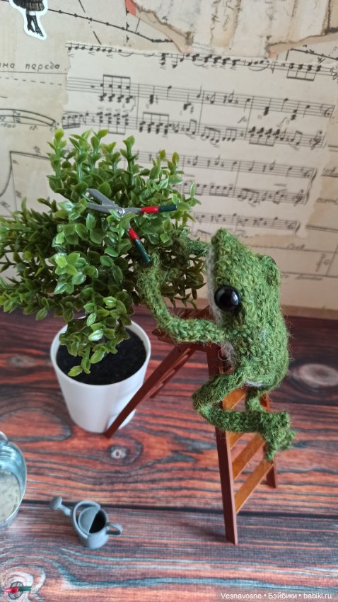 Зелёный помощник — Вязаные игрушки и амигуруми: крючком (фото 6)