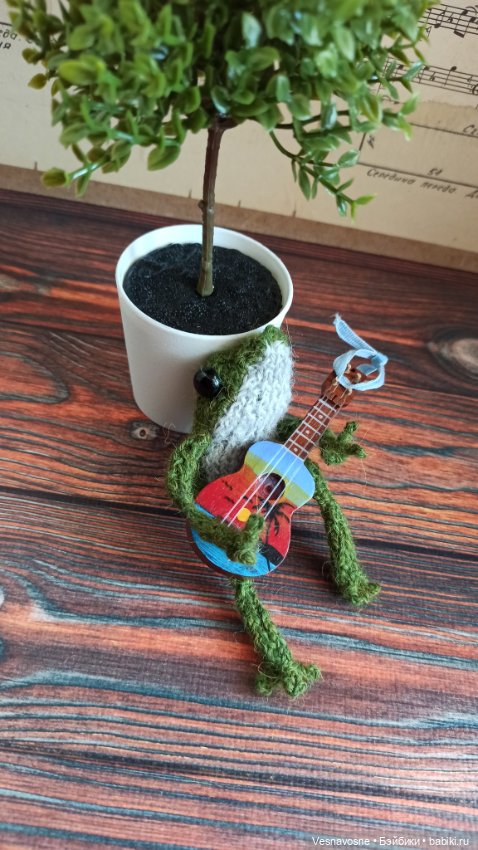 Зелёный помощник — Вязаные игрушки и амигуруми: крючком (фото 9)