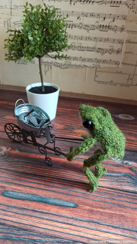 Зелёный помощник — Вязаные игрушки и амигуруми: крючком (фото 4)