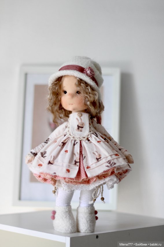 София, зимняя текстильная кукла