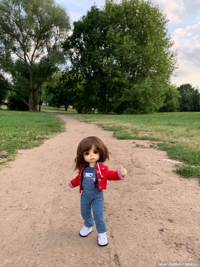 Вы не стесняетесь фотографировать кукол на улице