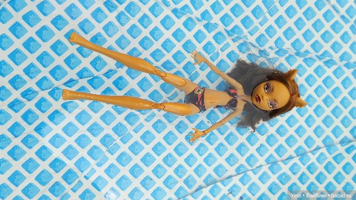 Монстер Хай, Клодин (42см) - фото на природе и в бассейне 🌞