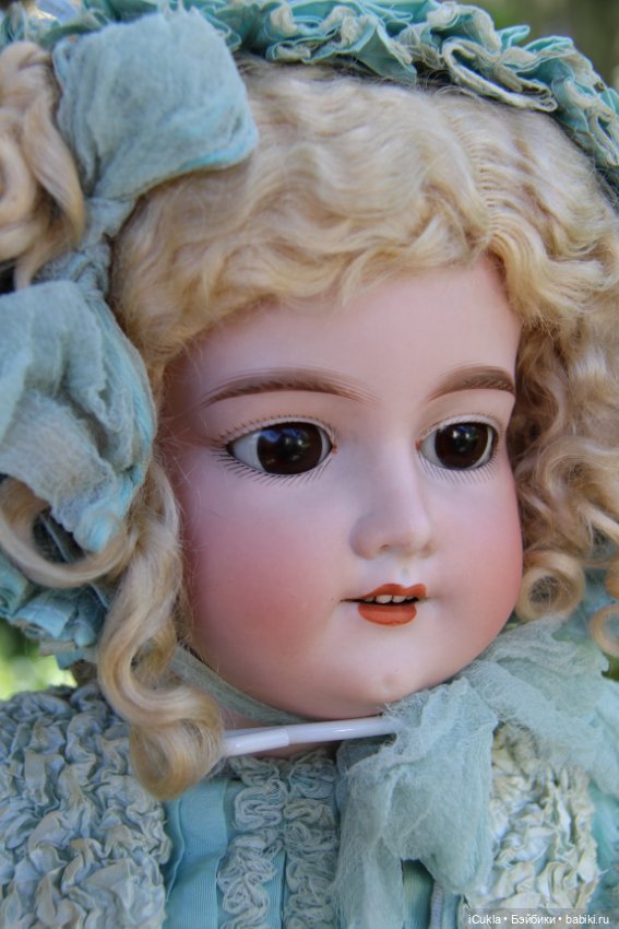 26" ARMAND MARSEILLE 390 A 11 M в антикварном наряде~детали