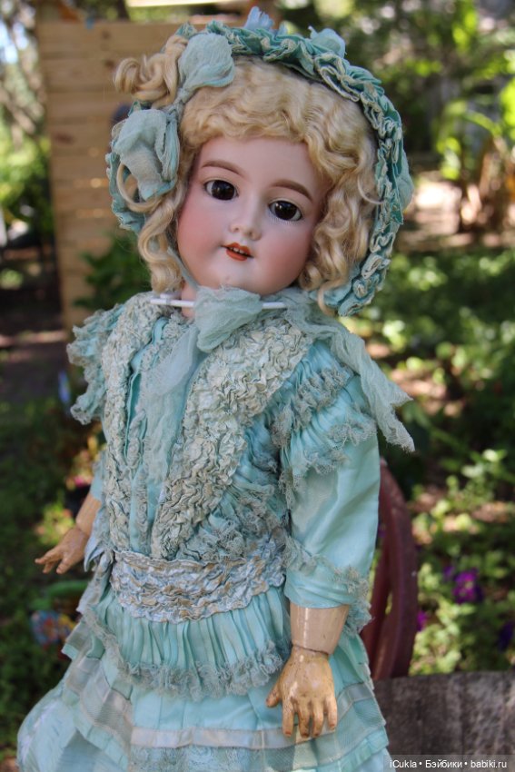 26" ARMAND MARSEILLE 390 A 11 M в антикварном наряде~детали