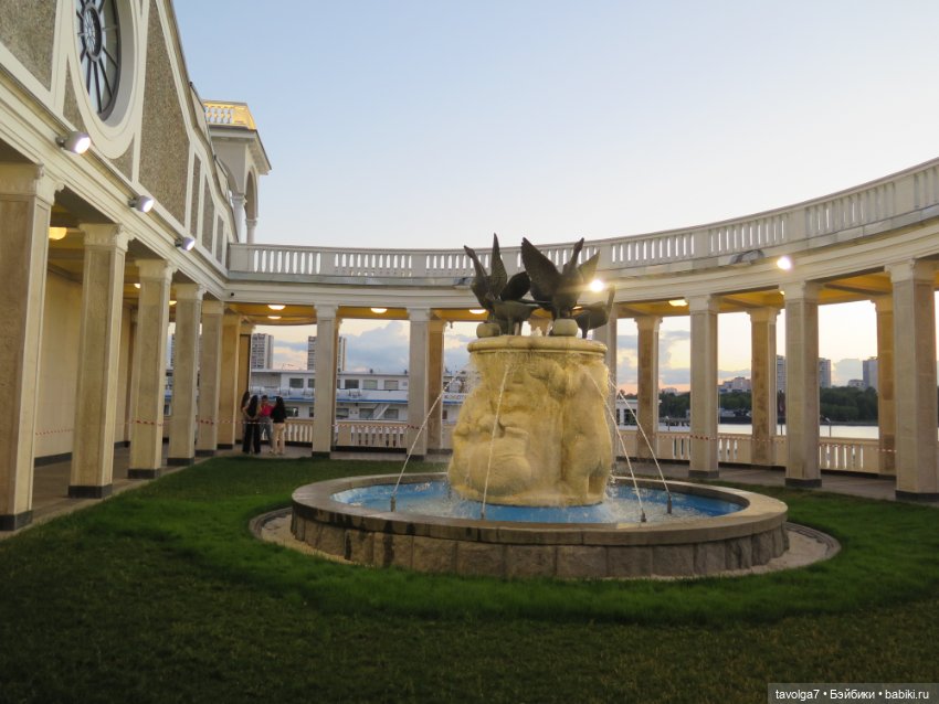 Little Dal на теле Enchantimals