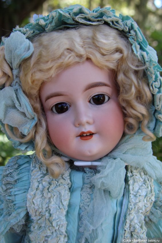 26" ARMAND MARSEILLE 390 A 11 M в антикварном наряде~детали