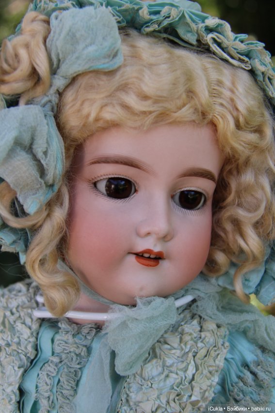 26" ARMAND MARSEILLE 390 A 11 M в антикварном наряде~детали