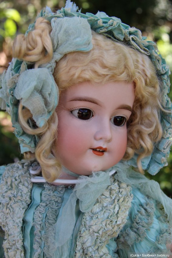 26" ARMAND MARSEILLE 390 A 11 M в антикварном наряде~детали