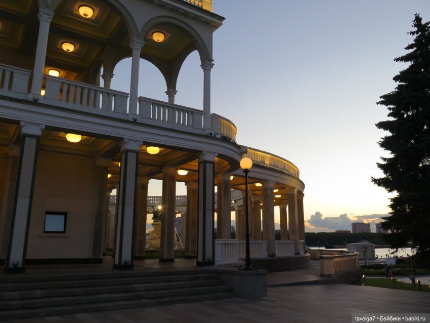 Little Dal на теле Enchantimals