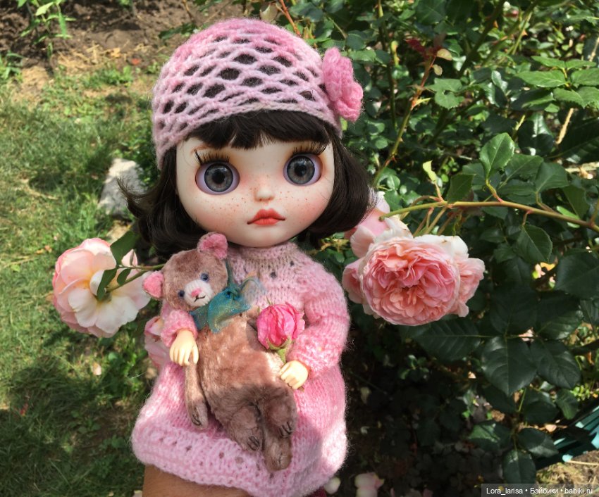 Продолжаем одеваться. На даче. Часть 3