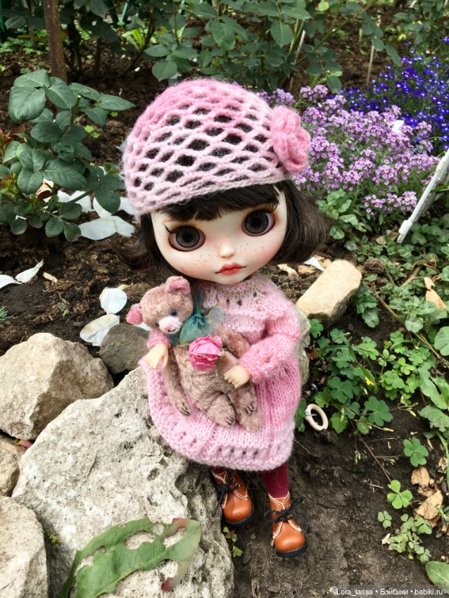 Продолжаем одеваться. На даче. Часть 3