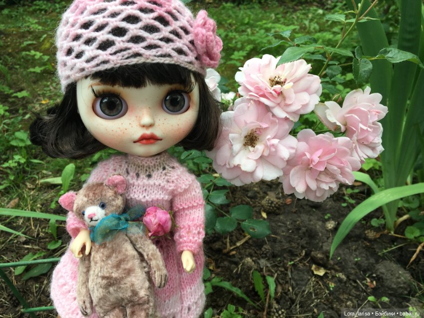 Продолжаем одеваться. На даче. Часть 3