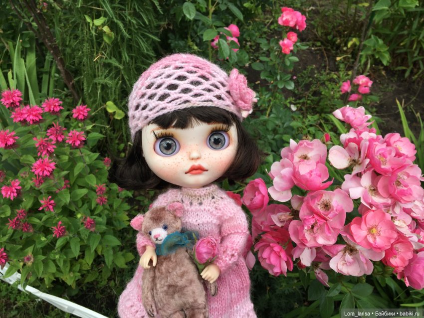 Продолжаем одеваться. На даче. Часть 3