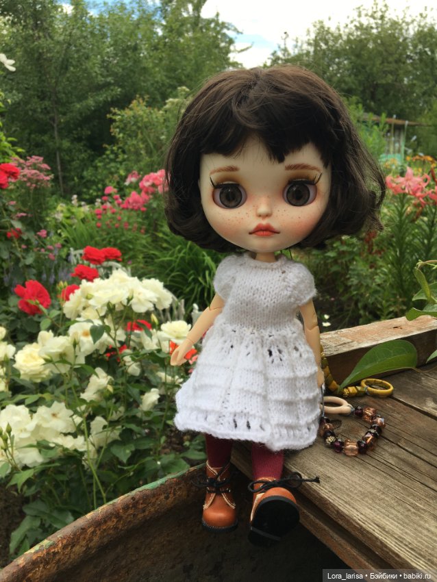 Продолжаем одеваться. На даче. Часть 3 (фото 6)