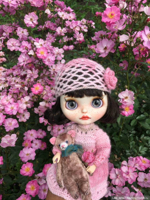 Продолжаем одеваться. На даче. Часть 3