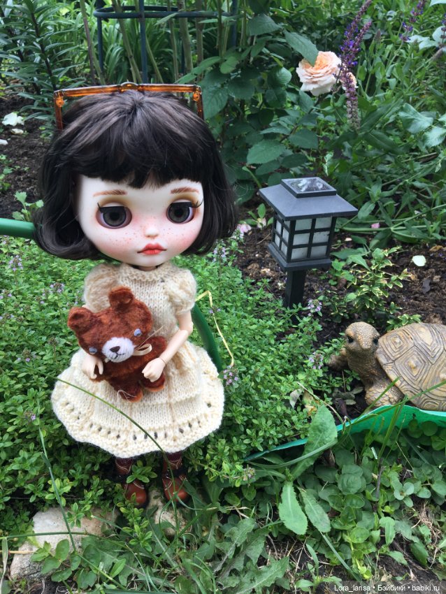 Продолжаем одеваться. На даче. Часть 3 (фото 4)