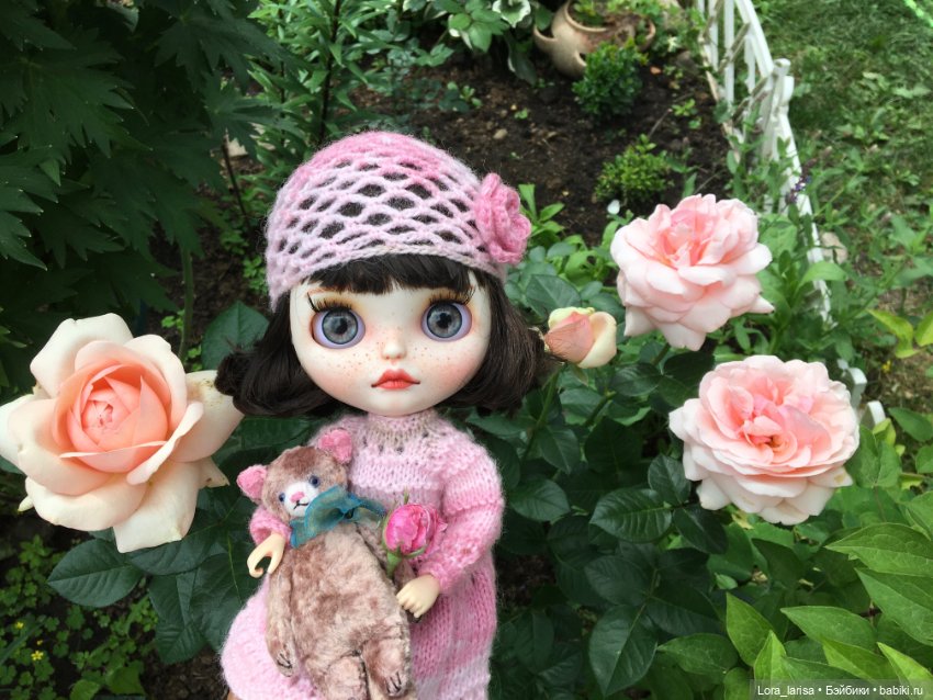 Продолжаем одеваться. На даче. Часть 3