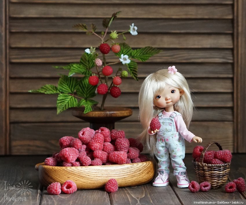 Ягода малинка оп-оп-оп..Да и ежевика оп-оп-оп