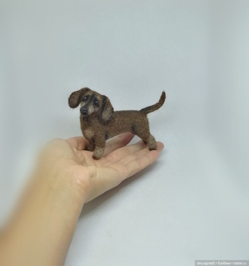 Миниатюрная такса — Валяные игрушки из шерсти: сухое валяние (фото 3)