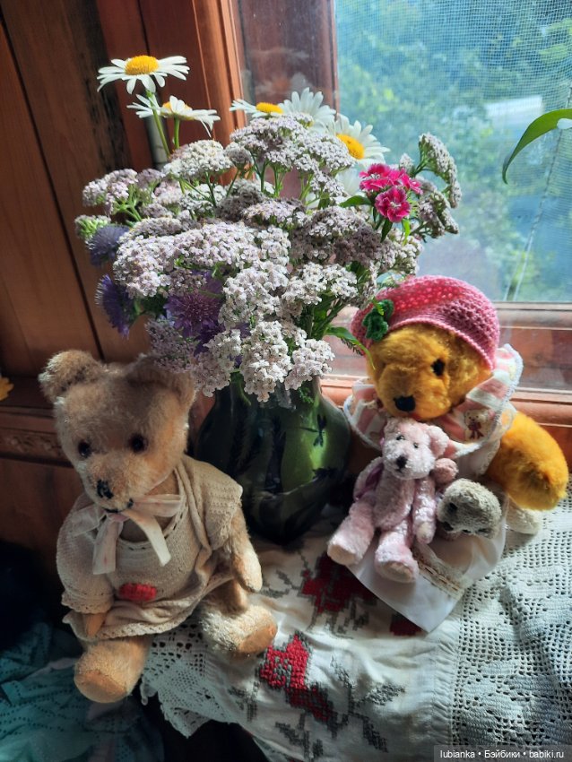 Вся медвежачья дачная семья