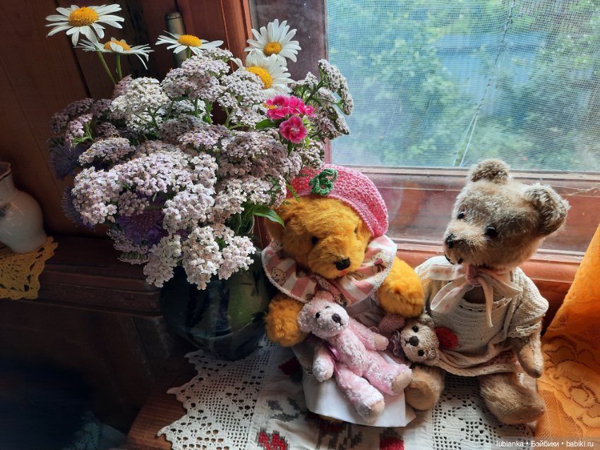 Вся медвежачья дачная семья