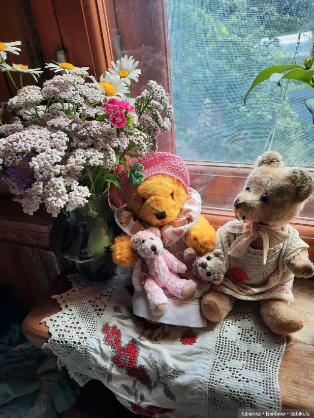 Вся медвежачья дачная семья