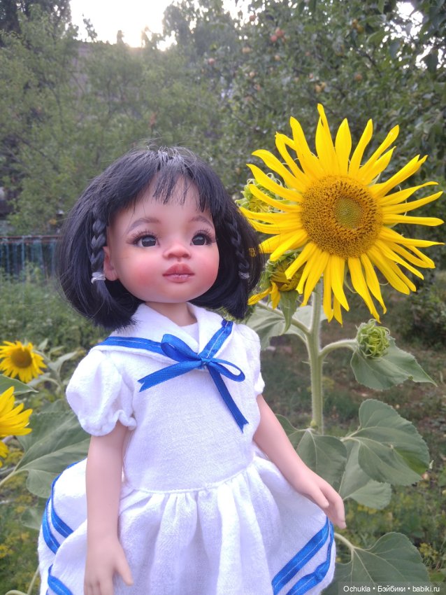 Малышка Лиу получила новое платьице