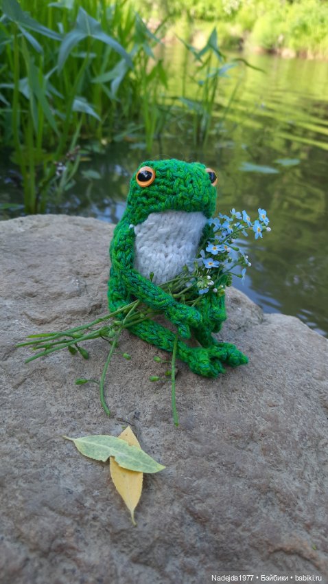 Мои последние работы.Лягушки по выкройке Клэр Гарланд