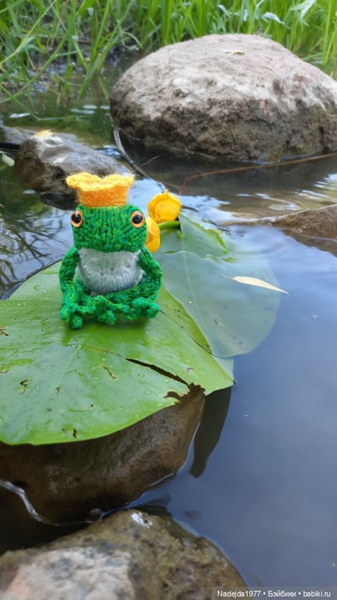 Мои последние работы.Лягушки по выкройке Клэр Гарланд