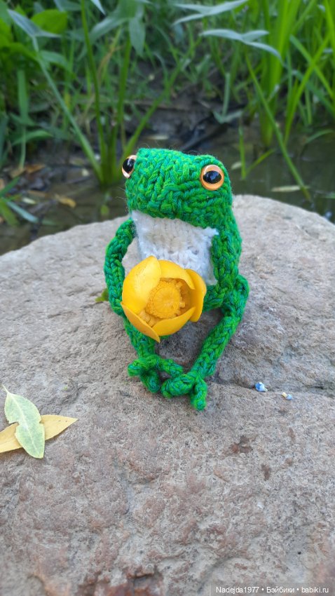 Мои последние работы.Лягушки по выкройке Клэр Гарланд