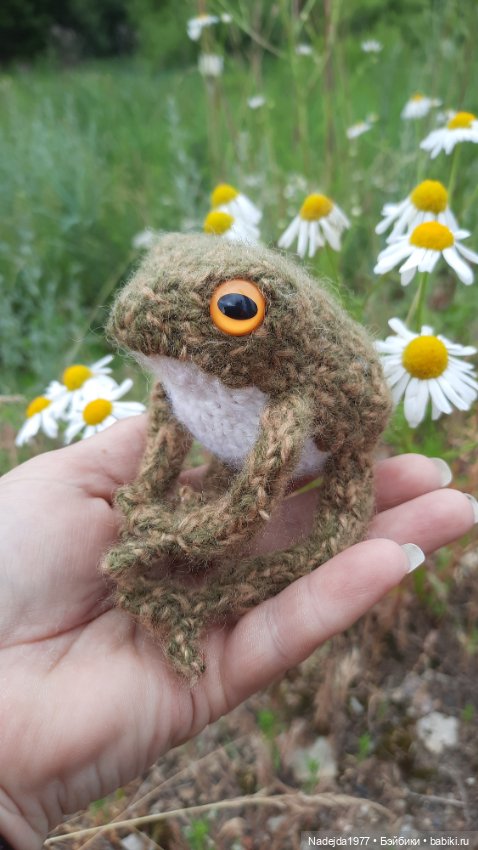 Мои последние работы.Лягушки по выкройке Клэр Гарланд