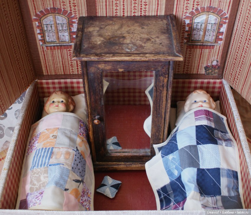 Где живут куклы ? В коробке