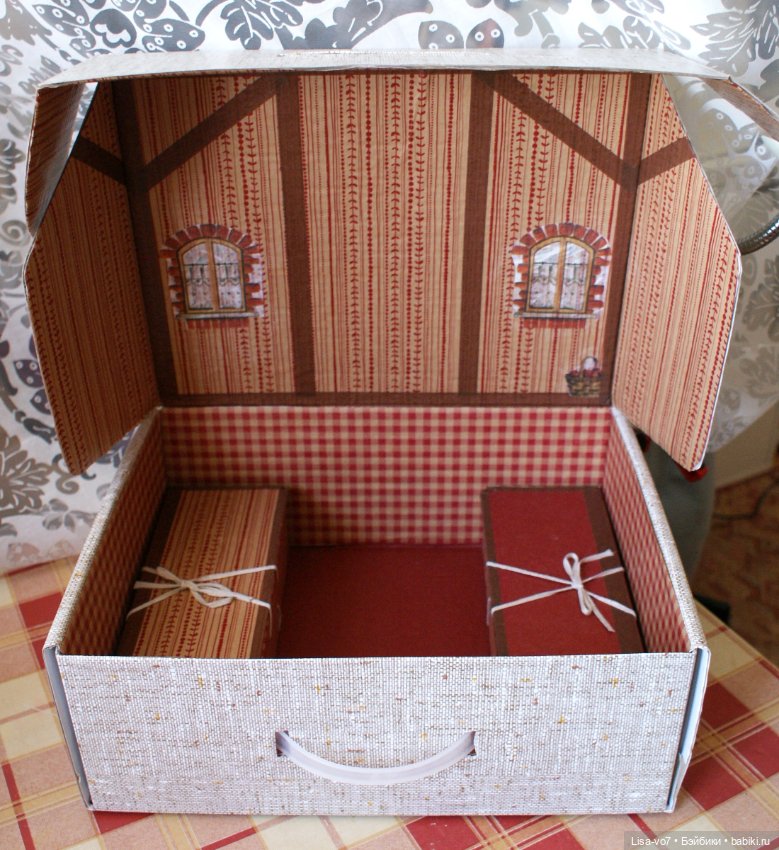 Где живут куклы ? В коробке